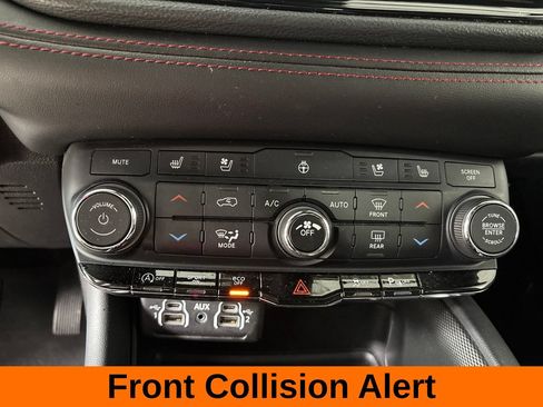 Used 2024 Dodge Durango GT RWD image 21
