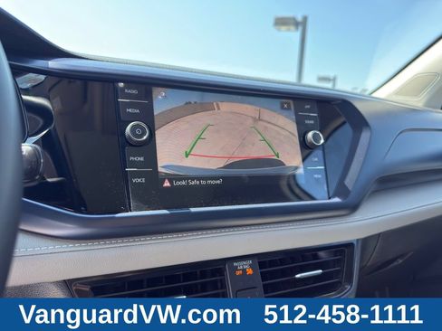 Used 2023 Volkswagen Taos SE w/ Panoramic Sunroof Package FWD image 14