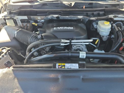 Used 2018 RAM 2500 Tradesman w/ Chrome Appearance Group image 32