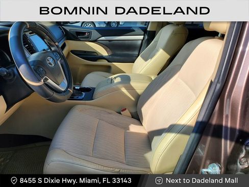 Used 2018 Toyota Highlander Plus image 16