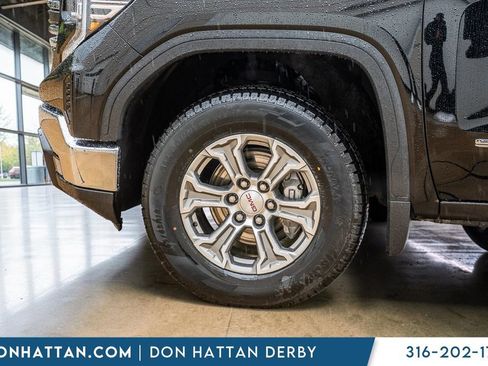 Used 2025 GMC Sierra 1500 SLT AWD/4WD image 32