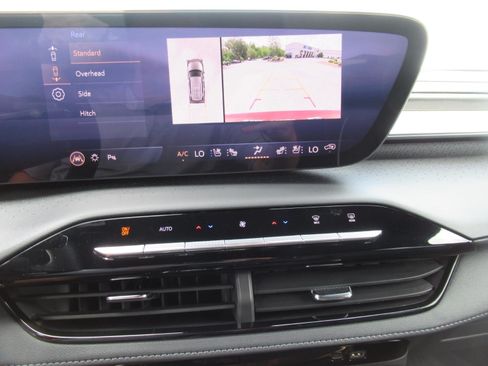 Used 2025 Buick Enclave Avenir w/ Super Cruise Package AWD/4WD image 29