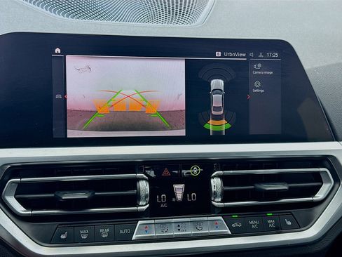 Used 2021 BMW 330i xDrive Sedan AWD/4WD image 10