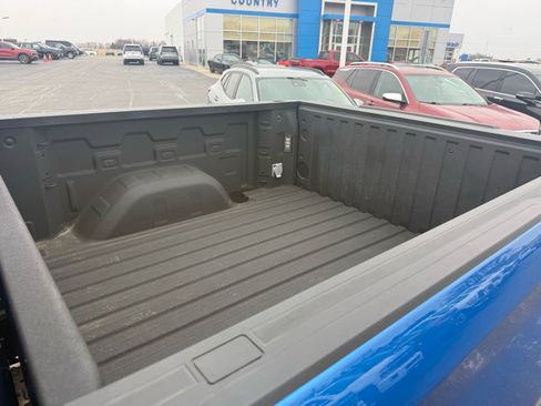 Used 2023 Chevrolet Silverado 1500 ZR2 w/ Technology Package image 12