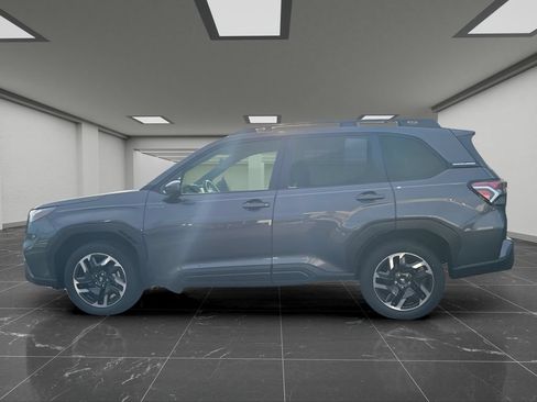 Certified 2025 Subaru Forester Premium AWD/4WD image 11