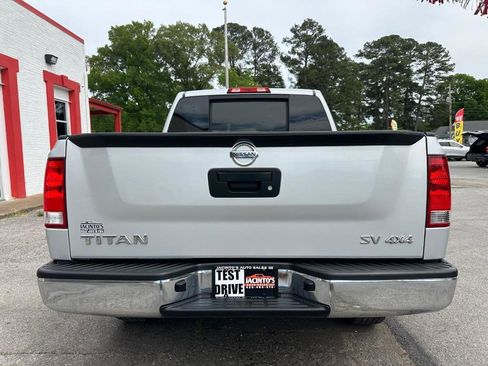 Used 2013 Nissan Titan SV AWD/4WD image 6
