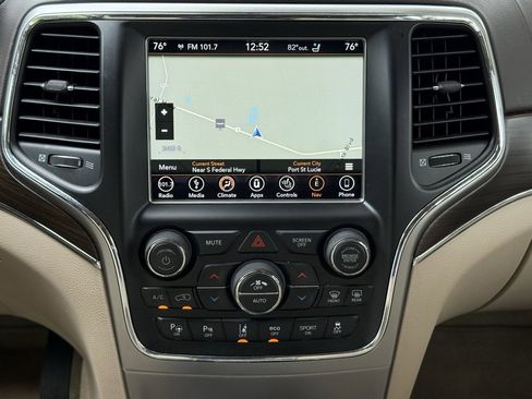 Used 2018 Jeep Grand Cherokee Overland image 12