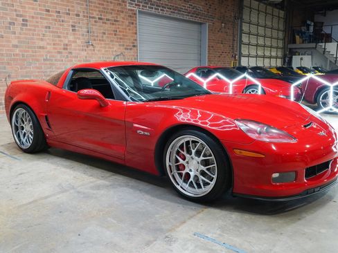 Used 2006 Chevrolet Corvette Z06 w/ Preferred Equipment Group RWD image 2