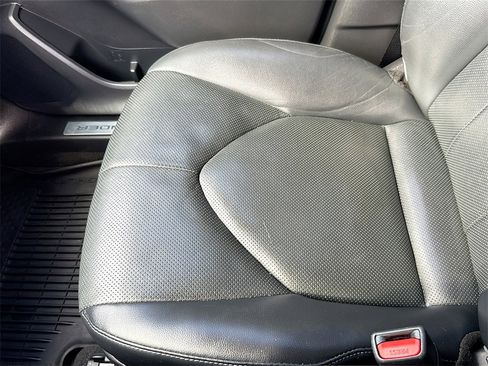 Used 2023 Toyota Highlander XLE image 22