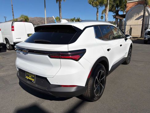 New 2026 Chevrolet Equinox EV LT image 8