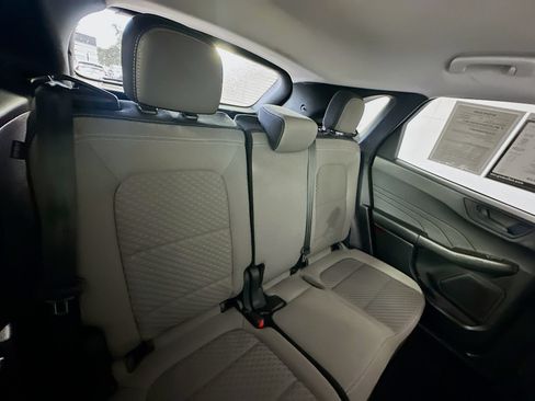 Used 2022 Ford Escape SE FWD image 25