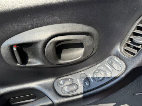 Used 2002 Chevrolet Corvette Convertible w/ Preferred Equipment Group2 image 25