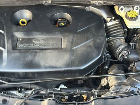 Used 2017 Ford Escape Titanium image 31