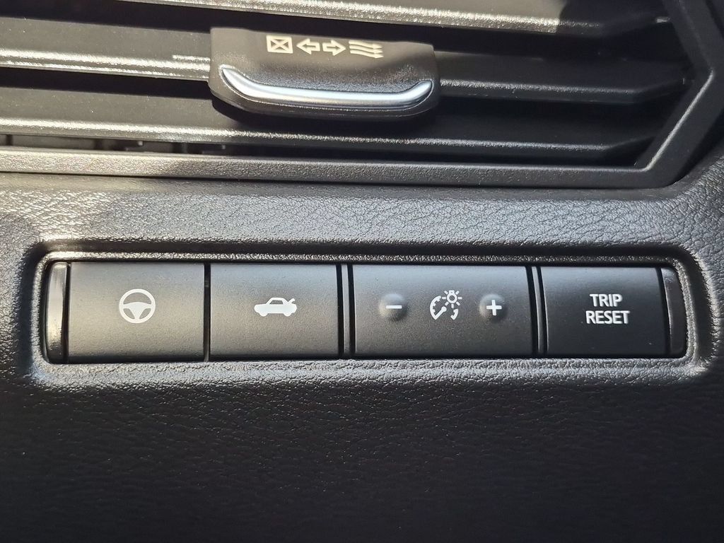 Used 2023 Nissan Altima 2.0 SR FWD image 22
