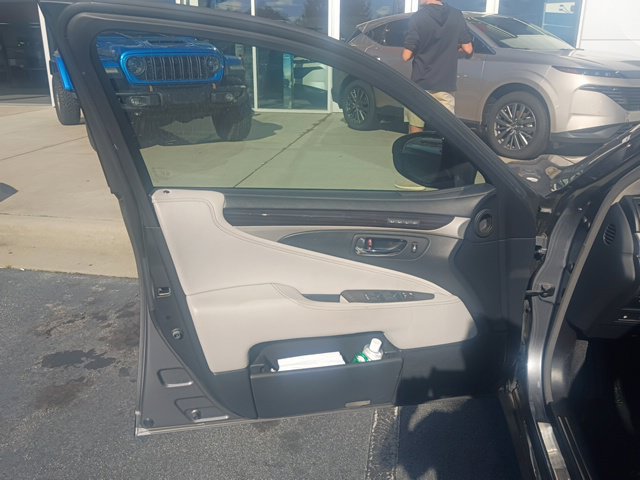 Used 2014 Lexus LS 460 L RWD image 10