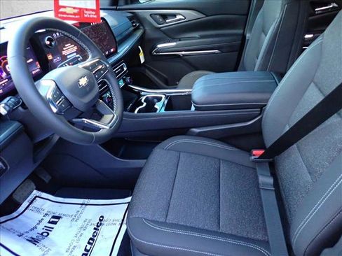 New 2026 Chevrolet Traverse LT image 13