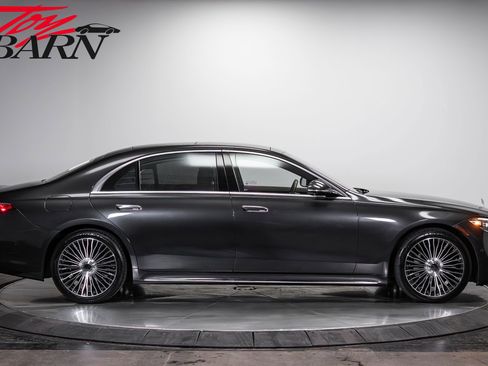 Used 2023 Mercedes-Benz S 500 4MATIC w/ AMG Line image 6