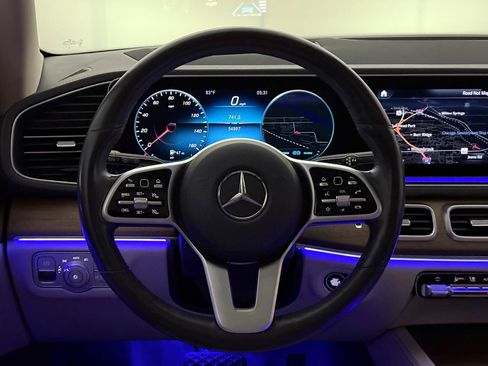 Used 2020 Mercedes-Benz GLS 450 4MATIC image 32