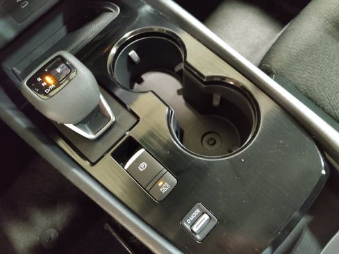 Used 2024 Nissan Rogue SV image 26