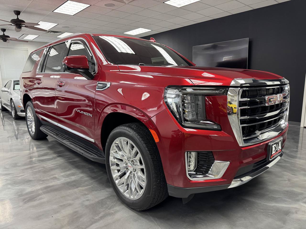 Used 2022 GMC Yukon XL SLT AWD/4WD image 5