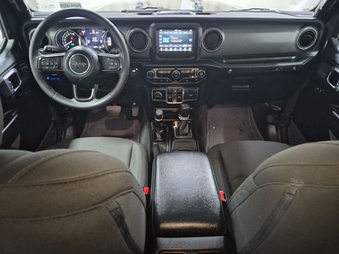 Used 2023 Jeep Wrangler Unlimited AWD/4WD image 30