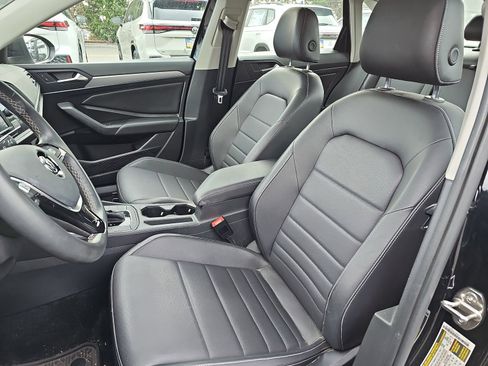 Certified 2021 Volkswagen Jetta SE w/ SE Cold Weather Package image 16