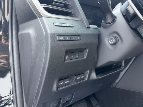 Used 2025 Lexus GX 550 image 37