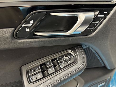 Used 2023 Porsche Macan w/ Premium Package Plus AWD/4WD image 18