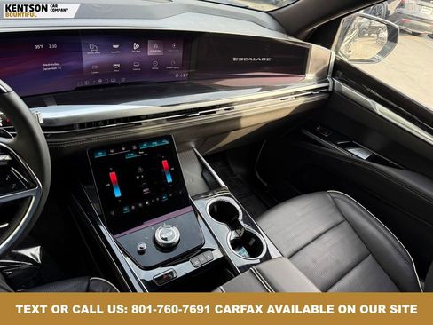 Used 2025 Cadillac Escalade ESV Sport w/ LPO, ONYX Package image 28