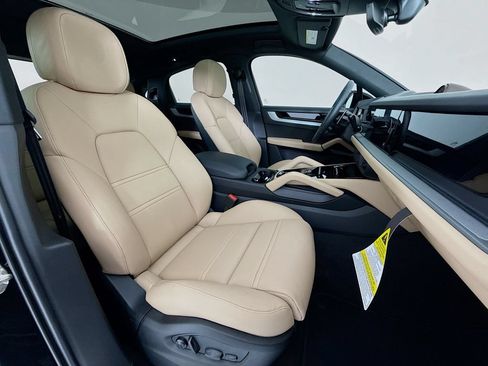 New 2026 Porsche Cayenne Coupe AWD/4WD image 30