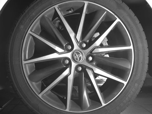 Used 2021 Toyota Camry SE FWD image 13