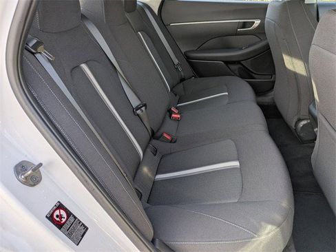 Certified 2023 Hyundai Sonata SE w/ Winter Weather Package image 17