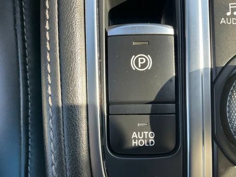 Used 2023 INFINITI QX60 Sensory w/ Cargo Package AWD/4WD image 19