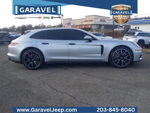 Used 2018 Porsche Panamera 4 image 8