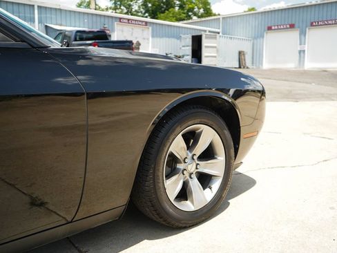 Used 2019 Dodge Challenger SXT RWD image 18