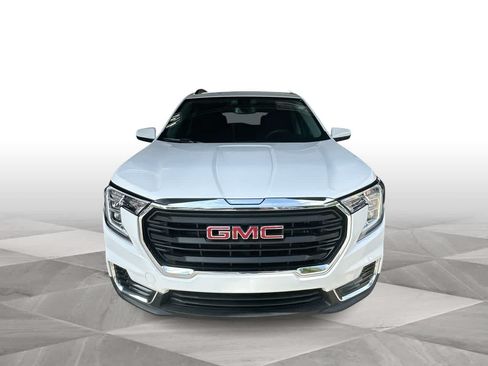 Used 2023 GMC Terrain SLE w/ Driver Convenience Package FWD image 3