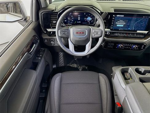 New 2026 GMC Sierra 1500 Elevation image 15