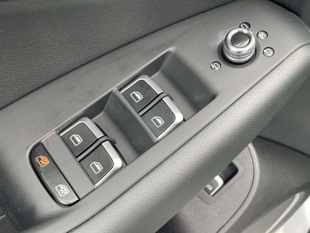 Used 2017 Audi Q5 2.0T Premium Plus AWD/4WD image 16