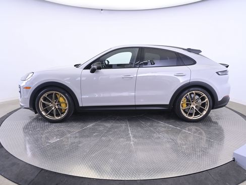 Certified 2025 Porsche Cayenne Turbo GT AWD/4WD image 2