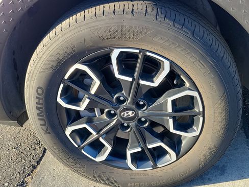 Certified 2024 Hyundai Santa Cruz SEL FWD image 3