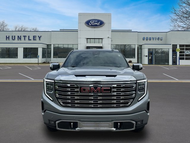 Used 2023 GMC Sierra 1500 Denali w/ Technology Package AWD/4WD image 3