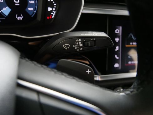 Used 2024 Audi Q3 2.0T Premium image 32