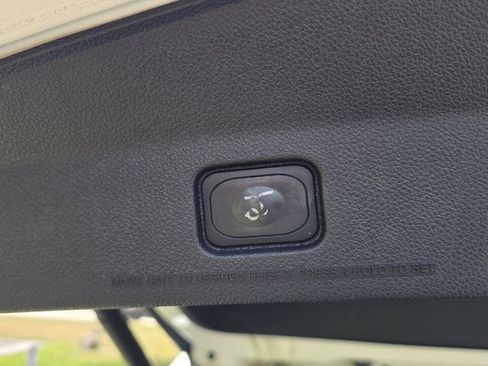 Used 2014 Ford Explorer XLT w/ Equipment Group 202A AWD/4WD image 14