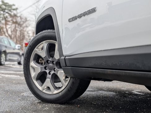 Used 2022 Jeep Compass Limited image 7