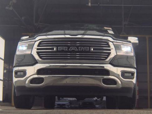 Used 2023 RAM 1500 Laramie AWD/4WD image 3