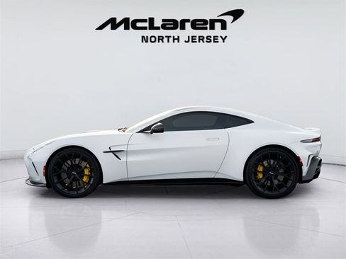 Used 2025 Aston Martin V8 Vantage Coupe image 2