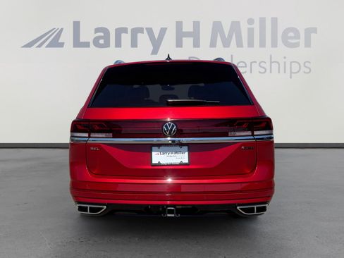 Used 2024 Volkswagen Atlas SEL Premium R-Line AWD/4WD image 4