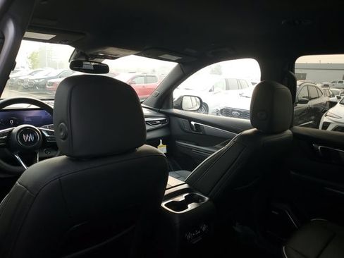 Certified 2025 Buick Enclave Sport Touring w/ Power Package FWD image 11