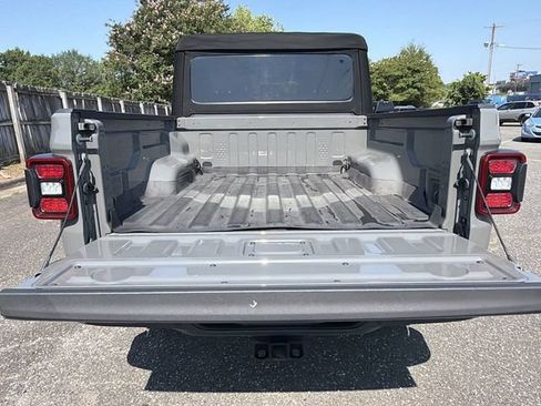 Used 2021 Jeep Gladiator Sport AWD/4WD image 28