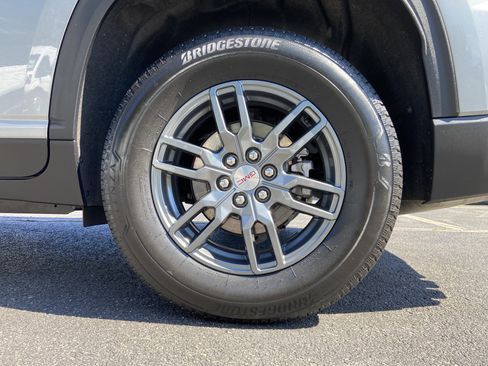 Used 2025 GMC Acadia Elevation w/ LPO, Floor Liner Package image 6